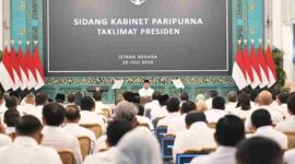 Presiden Prabowo mengevaluasi kinerja kabinet dalam Sidang Kabinet Paripurna.