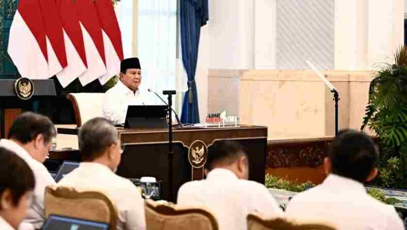 Presiden Prabowo Subianto menyampaikan taklimat pada Sidang Kabinet Paripurna (SKP) yang digelar di Istana Negara, Jakarta pada Senin, 20 Juli 2026.