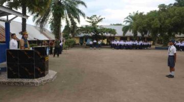 Wali Kota Wesly Silalahi mengajak siswa SMPN 2 Pematangsiantar.