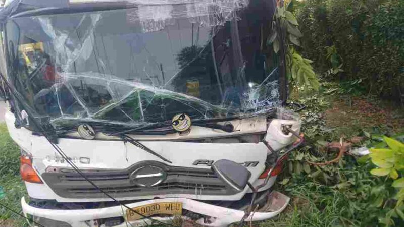 Kondisi kendaraan usai mengalami insiden rem blong di Jalan Justin Sihombing Pematangsiantar.