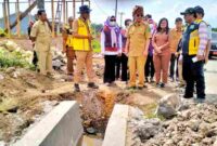 Pemkab Simalungun mengalokasikan anggaran pembangunan infrastruktur Dolok Silou untuk jalan, irigasi, pertanian, dan fasilitas publik.