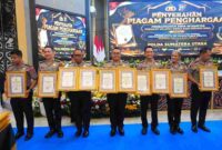 Polres Simalungun meraih dua penghargaan dari Kapolri atas predikat Pelayanan Prima dan Wilayah Bebas dari Korupsi berdasarkan evaluasi kinerja 2025.