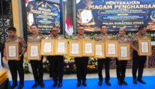 Polres Simalungun meraih dua penghargaan dari Kapolri atas predikat Pelayanan Prima dan Wilayah Bebas dari Korupsi berdasarkan evaluasi kinerja 2025.