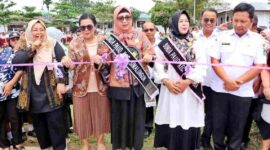 Bunda PAUD Simalungun meresmikan dua TK Negeri Pembina di Dolok Panribuan dan Tanah Jawa.