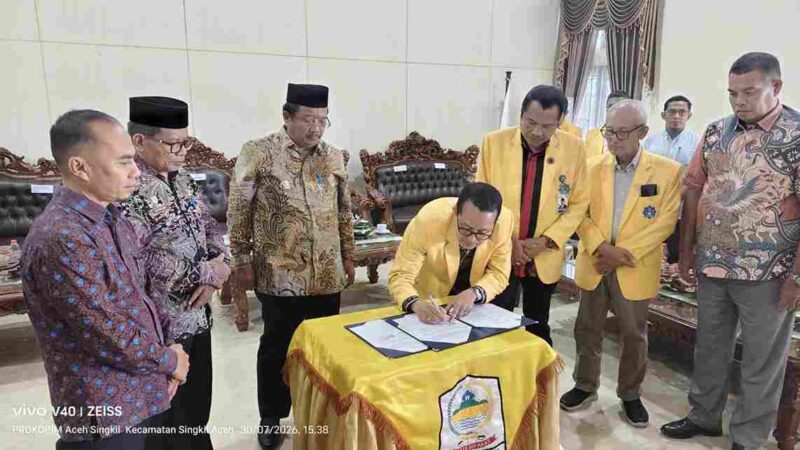 Pemkab Aceh Singkil dan Universitas Teuku Umar memperpanjang MoU untuk memperkuat riset, inovasi, pendidikan, dan pembangunan daerah yang berkelanjutan.