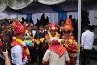 Festival Bunga dan Buah Karo 2026 resmi dibuka di Berastagi. Ribuan pengunjung memadati lokasi, sementara aparat gabungan mengamankan seluruh rangkaian acara.