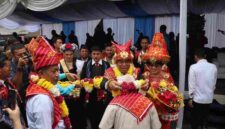 Festival Bunga dan Buah Karo 2026 resmi dibuka di Berastagi. Ribuan pengunjung memadati lokasi, sementara aparat gabungan mengamankan seluruh rangkaian acara.