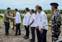 Gubernur Sumatera Utara (Sumut) Muhammad Bobby Afif Nasution disambut oleh Bupati dan Walikota serta Forkopimda Nias saat tiba di Bandar Udara Binaka Nias, Rabu (5/8/2026)
