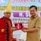 Wakil Gubernur Sumatera Utara (Sumut) Surya, bersama Bupati Nias Barat Eliyunus Waruwu didampingi sejumlah OPD melakukan rapat penguatan Program Gubernur dan Wakil Gubernur terkait UHC (Universal Health Coverage) Bersama kepala perangkat daerah Nias Barat, di Pendopo Bupati Nias Barat, Kecamatan Lahomi, Nias Barat, Selasa (11/8/2026) 