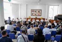 Pelaksana Tugas (Plt) Kepala Dinas Sumber Daya Air (SDA) Sumut Gibson Panjaitan, memberikan keterangan pers kepada awak media terkait sumber daya air di Lobby Dekranasda Provinsi Sumut, Kantor Gubernur, Medan, Rabu (26/8/2026)