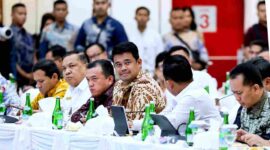 Gubernur Sumatera Utara (Sumut) Muhammad Bobby Afif Nasution menghadiri  Rapat Koordinasi Forkopimda se-Sumatera, yang dipimipin  Menteri Dalam Negeri (Mendagri) Tito Karnavian di Ruang Balairungsari Lt. 3 BP. Batam, Rabu (12/8/2026).