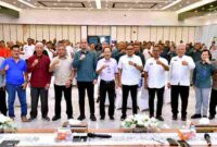 Direktur Utara (Dirut) Perumahan Umum Daerah (Perumda) Tirtanadi, Ardian Surbakti di dampingi Sekretaris Dewan Pengawas (Dewas) Yudha Johansyah,  Direktur Bisnis dan Pemasaran, Ikrimah Hamidy, serta Anggota Dewan Pengawas Arief S. Trinugroho mensosialisasikan program pemasangan jaringan pipa distribusi yang di biayai oleh Perumda Tirtanadi yang  diselenggarakan di Lantai IV Aula Perumda Tirtanadi, Jalan Sisingamangaraja Medan, Rabu (12/8/2026).