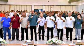 Direktur Utara (Dirut) Perumahan Umum Daerah (Perumda) Tirtanadi, Ardian Surbakti di dampingi Sekretaris Dewan Pengawas (Dewas) Yudha Johansyah,  Direktur Bisnis dan Pemasaran, Ikrimah Hamidy, serta Anggota Dewan Pengawas Arief S. Trinugroho mensosialisasikan program pemasangan jaringan pipa distribusi yang di biayai oleh Perumda Tirtanadi yang  diselenggarakan di Lantai IV Aula Perumda Tirtanadi, Jalan Sisingamangaraja Medan, Rabu (12/8/2026).