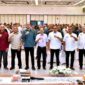 Direktur Utara (Dirut) Perumahan Umum Daerah (Perumda) Tirtanadi, Ardian Surbakti di dampingi Sekretaris Dewan Pengawas (Dewas) Yudha Johansyah,  Direktur Bisnis dan Pemasaran, Ikrimah Hamidy, serta Anggota Dewan Pengawas Arief S. Trinugroho mensosialisasikan program pemasangan jaringan pipa distribusi yang di biayai oleh Perumda Tirtanadi yang  diselenggarakan di Lantai IV Aula Perumda Tirtanadi, Jalan Sisingamangaraja Medan, Rabu (12/8/2026).