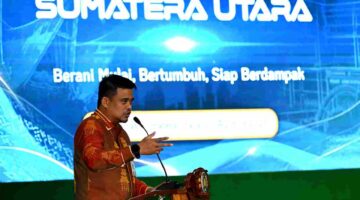 Gubernur Sumatera Utara (Sumut) Muhammad Bobby Nasution bersama Menteri Usaha Mikro, Kecil, dan Menengah (UMKM) Maman Abdurrahman, Wakil Kepala BRIN Amarulla Octavian, Rektor USU  Muryanto Amin, serta Walikota Medan Ricko Waas, menghadiri acara Bursa Wirausaha Unggulan yang digelar oleh Universitas Sumatera Utara (USU) di Gedung Auditorium USU, Kamis (20/8/2026). 