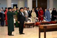 Gubernur Sumatera Utara (Sumut) Muhammad Bobby Afif Nasution melantik Timur Tumanggor sebagai Penjabat (Pj) Sekretaris Daerah Provinsi (Sekdaprov) Sumut di Aula Rajainal Siregar (RIS), Kantor Gubernur Sumut, Jalan Pangeran Diponegoro Nomor 30 Medan, Jumat (14/8/2026).