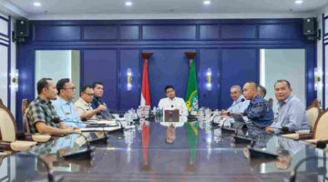 Gubernur Sumatera Utara (Sumut) Muhammad Bobby Afif Nasution memimpin rapat bersama Pj Sekdaprov Sumut Sulaiman Harahap dan sejumlah pimpinan OPD Pemprov Sumut, membahas rencana strategis pengelolaan dan pengembangan olahraga menjadi industri, di Ruang Rapat Lantai 10 Kantor Gubernur Sumut, Jalan Diponegoro Nomor 30 Medan, Selasa (11/8/2026).