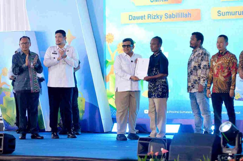 Gubernur Sumatera Utara (Sumut) Bobby Nasution membuka Sumut Halal Fest Tahun 2026 di Halaman Parkir Belakang Kantor Gubernur Sumut, Rabu (26/8/2026). 
