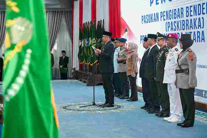 Gubernur Sumut, Bobby Nasution mengukuhkan Pasukan Pengibar Bendera Pusaka (Paskibraka) Provinsi Sumut Tahun 2026 di Aula Tengku Rizal Nurdin, Rumah Dinas Gubernur Sumut, Jalan  Sudirman No. 41, Medan, Jum'at (14/8/2026). 