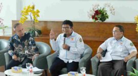 Pemerintah Provinsi Sumatera Utara (Sumut) melalui Dinas Kepemudaaan dan Olahraga bersama Komite Olahraga Nasional Indonesia (KONI) Sumut melakukan Konferensi Pers terkait industri olahraga sebagai Badan Layanan Umum Daerah (BLUD). Kegiatan yang difasilitasi Dinas Kominfo Sumut ini berlangsung di Lobby Dekranasda Lantai 1 Kantor Gubernur Sumut Jalan Diponengoro Kota Medan, Rabu (27/8/2026).
