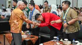 Wakil Gubernur Sumut,  Surya menghadiri Seminar, Orasi Kebangsaan, Dialog Interaktif Bersama Eksekutif & Legislatif se Sumut, FGD Kebijakan Penganggaran P4GN serta Deklarasi Bersama yang diselenggarakan di Aula Dinas Pendidikan Sumut, Jalan Cik Ditiro, Medan, Jum'at (7/8/2026). 