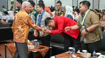 Wakil Gubernur Sumut,  Surya menghadiri Seminar, Orasi Kebangsaan, Dialog Interaktif Bersama Eksekutif & Legislatif se Sumut, FGD Kebijakan Penganggaran P4GN serta Deklarasi Bersama yang diselenggarakan di Aula Dinas Pendidikan Sumut, Jalan Cik Ditiro, Medan, Jum'at (7/8/2026). 