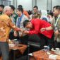 Wakil Gubernur Sumut,  Surya menghadiri Seminar, Orasi Kebangsaan, Dialog Interaktif Bersama Eksekutif & Legislatif se Sumut, FGD Kebijakan Penganggaran P4GN serta Deklarasi Bersama yang diselenggarakan di Aula Dinas Pendidikan Sumut, Jalan Cik Ditiro, Medan, Jum'at (7/8/2026). 