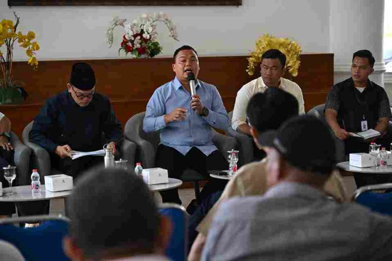 Temu Pers bersama Perusahaan Daerah Aneka Industri dan Jasa (PD-AIJ) Provinsi Sumatera Utara (Sumut), Kegiatan ini difasilitasi Dinas Komunikasi dan Informatika Sumut yang berlangsung di Lobby Dekranasda Lantai 1 Kantor Gubernur Sumut Jalan Diponengoro Nomor 30 Medan, Selasa (4/8/2026).