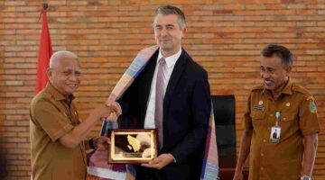 Wakil Gubernur Sumatera Utara (Sumut) Surya menerima kunjungan Duta Besar Kerajaan Belgia untuk Indonesia Mr. David Jordens di Ruang Kerja Lantai 9 Kantor Gubernur Sumut Jalan Diponegoro Kota Medan, Senin (24/8/2026).