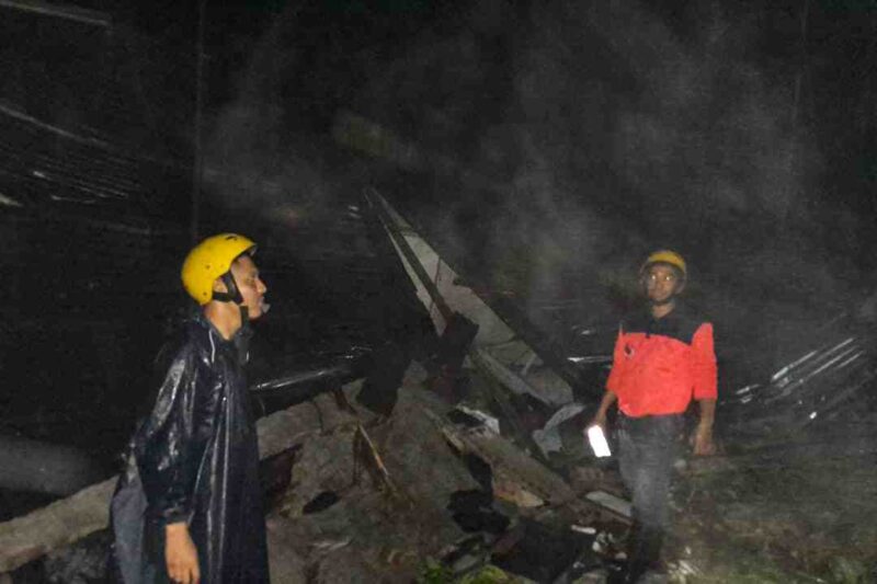 Hujan dengan intensitas tinggi yang mengguyur Kota Pematangsiantar selama beberapa jam pada Kamis (30/7/2026) malam memicu bencana longsor dan banjir di sejumlah wilayah.