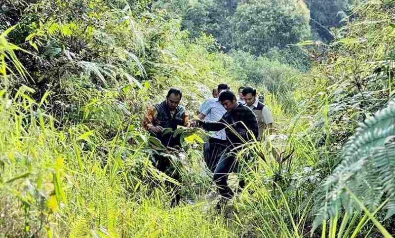Pemkab Simalungun dan Kemendagri meninjau proyek cable car Danau Toba.