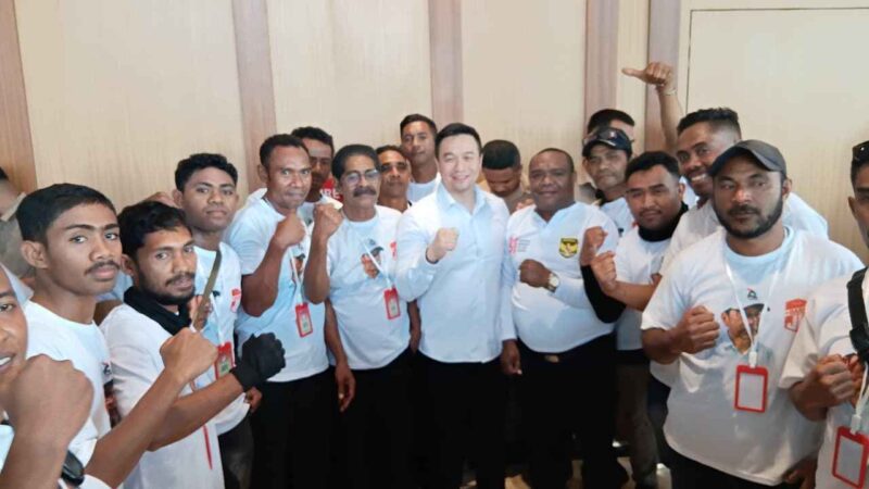 Satgas BaraJP bersama Ketua DPW PSI NTT. Foto: Ist.
