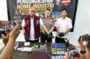 Konferensi pers dipimpin Direktur Reserse Narkoba Polda Sumut, Kombes Pol. Andy Arisandi, S.H., S.I.K., M.H., didampingi Kabid Humas Polda Sumut, Kombes Pol. Dr. Ferry Walintukan, S.I.K., S.H., M.H.
