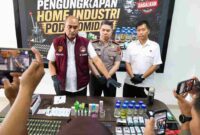 Konferensi pers dipimpin Direktur Reserse Narkoba Polda Sumut, Kombes Pol. Andy Arisandi, S.H., S.I.K., M.H., didampingi Kabid Humas Polda Sumut, Kombes Pol. Dr. Ferry Walintukan, S.I.K., S.H., M.H.