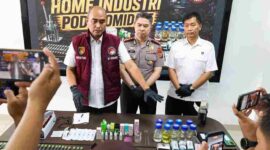Konferensi pers dipimpin Direktur Reserse Narkoba Polda Sumut, Kombes Pol. Andy Arisandi, S.H., S.I.K., M.H., didampingi Kabid Humas Polda Sumut, Kombes Pol. Dr. Ferry Walintukan, S.I.K., S.H., M.H.