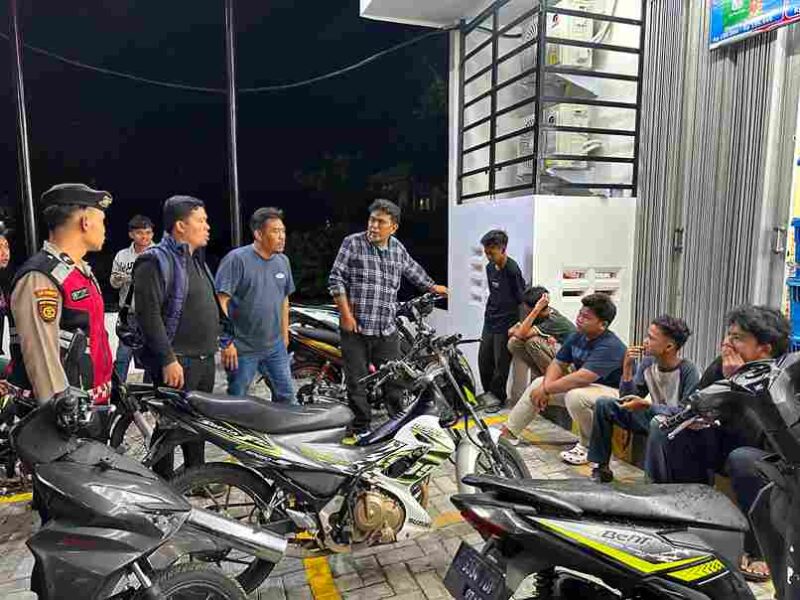 Tim Resmob Polres Simalungun tetap menggelar patroli KRYD meski hujan.