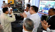 Presiden Prabowo Subianto meninjau sejumlah hasil riset dan inovasi yang dikembangkan Badan Riset dan Inovasi Nasional (BRIN) sebelum menemui sekitar 150 periset BRIN di Istana Kepresidenan Jakarta, pada Kamis, 6 Agustus 2026. Foto: BPMI Setpres