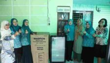 : TP PKK Asahan Serahkan Bantuan UMKM kepada Poklak Sentang