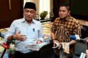 Menteri Sekretaris Negara Prasetyo Hadi dan Sekretaris Kabinet Teddy Indra Wijaya memberikan keterangan pers kepada awak media di kompleks Istana Kepresidenan Jakarta, pada Jumat, 7 Agustus 2026. 