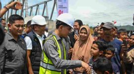 : Gibran meninjau pembangunan Jembatan Teupin Mane di Bireuen.
