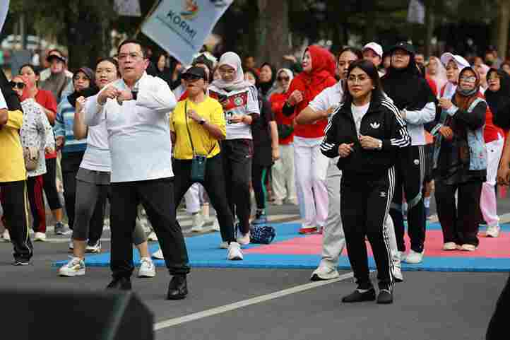 Wali Kota Wesly Silalahi menghadiri CFD HUT ke-81 RI di Lapangan Adam Malik Pematangsiantar..