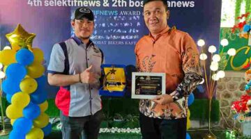 Ronald Darwin Tampubolon menerima penghargaan Tokoh Politik Inspiratif Pematangsiantar 2026 dalam perayaan ulang tahun dua media lokal.