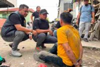 Polrestabes Medan menggerebek lokasi diduga peredaran narkoba di bantaran rel Tembung.