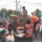 polisi bersama BPBD datang melakukan penanganan atas meninggalnya Seorang lansia ditemukan meninggal di rumahnya di Jalan Rajawali, Siantar Barat.