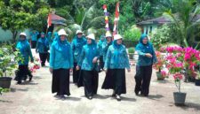 Ketua TP PKK Asahan Yusnila Indriati Taufik memantau persiapan Desa Persatuan menghadapi Lomba AKU HATINYA PKK tingkat Sumut 2026.