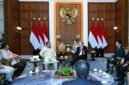 Presiden Prabowo Subianto menerima Wakil Menteri (Wamen) Perang Amerika Serikat untuk Urusan Kebijakan Elbridge Colby, beserta delegasi di Istana Merdeka, Jakarta, Rabu (12/08/2026).  Foto: Kemensetnegri