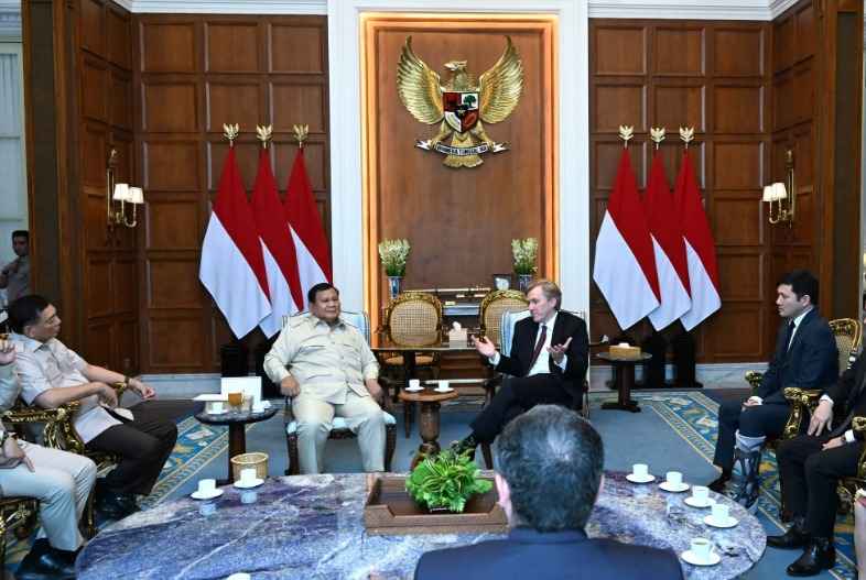 Presiden Prabowo Subianto menerima Wakil Menteri (Wamen) Perang Amerika Serikat untuk Urusan Kebijakan Elbridge Colby, beserta delegasi di Istana Merdeka, Jakarta, Rabu (12/08/2026).  Foto: Kemensetnegri