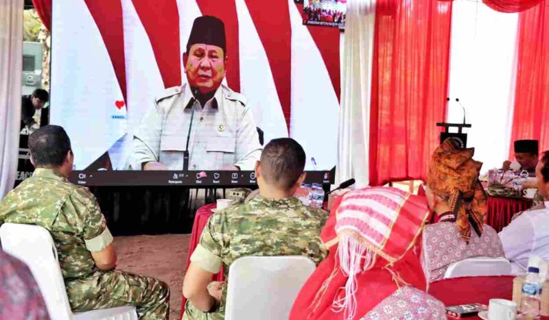Bupati Simalungun Anton Achmad Saragih menghadiri peresmian Jembatan Garuda dan fasilitas air bersih TNI oleh Presiden Prabowo secara daring.