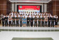 Pengukuhkan 55 anggota Paskibraka di Ruang Serbaguna Pemerintah Kota Pematangsiantar, Sabtu (15/8/2026) sore.