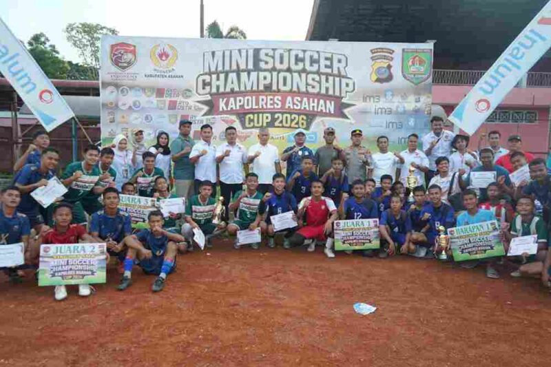 Wakil Bupati Asahan, Rianto, S.H., M.A.P., menghadiri penutupan Mini Soccer Championship Kapolres Asahan Cup Tahun 2026 tingkat SD, SMP, dan SMA/sederajat di Stadion Mutiara Kisaran, Minggu (16/8/2026).
